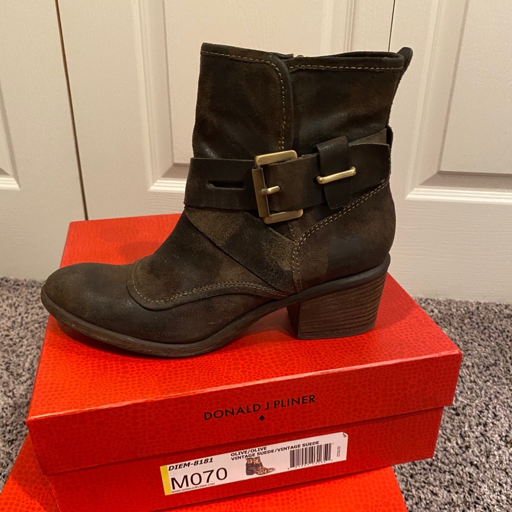 Donald Pliner Booties